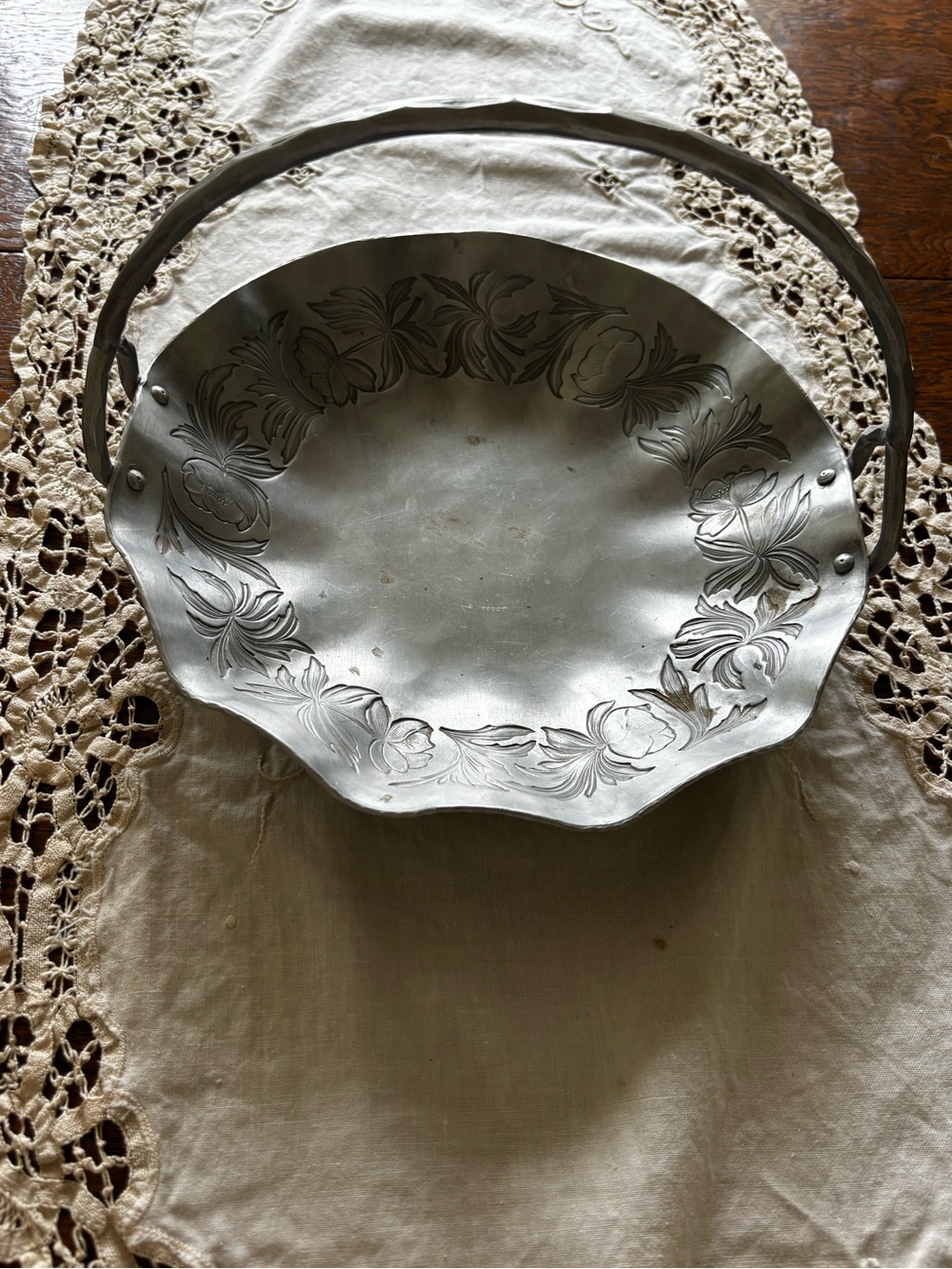 Everlast Hand forged Silver-Embossed Floral Aluminum Basket with Handle